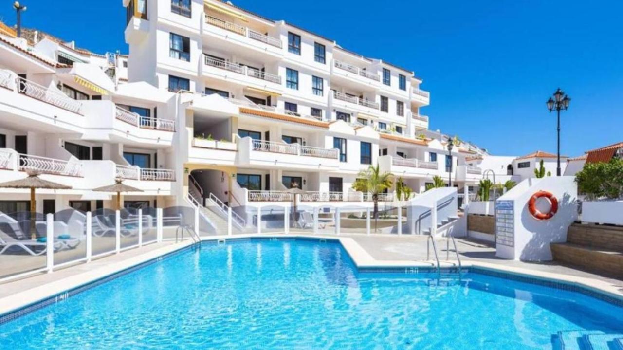 Greatly Located Apartment With Heated Pool, Los Cristianos Los Cristianos  Extérieur photo