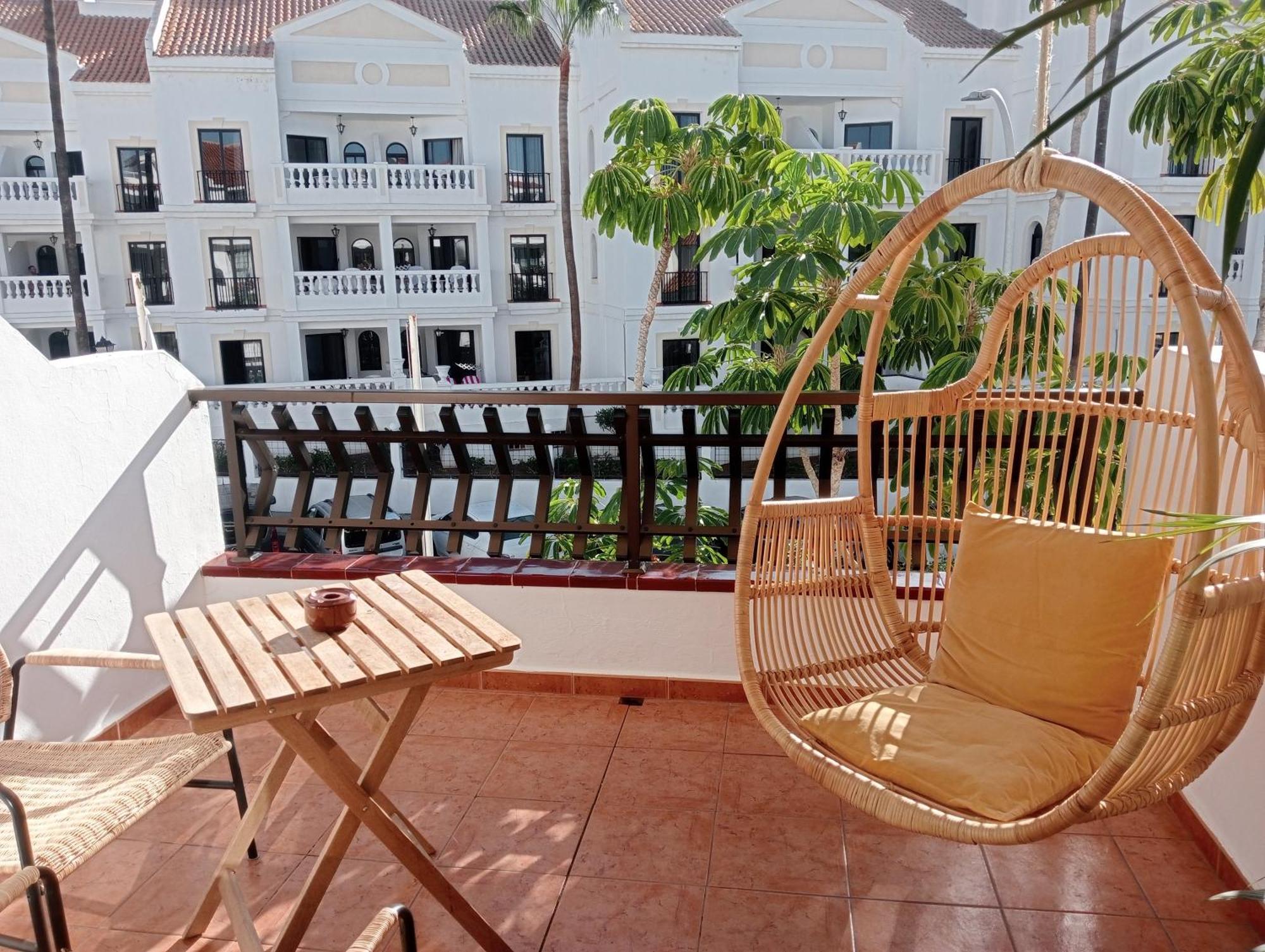 Greatly Located Apartment With Heated Pool, Los Cristianos Los Cristianos  Extérieur photo