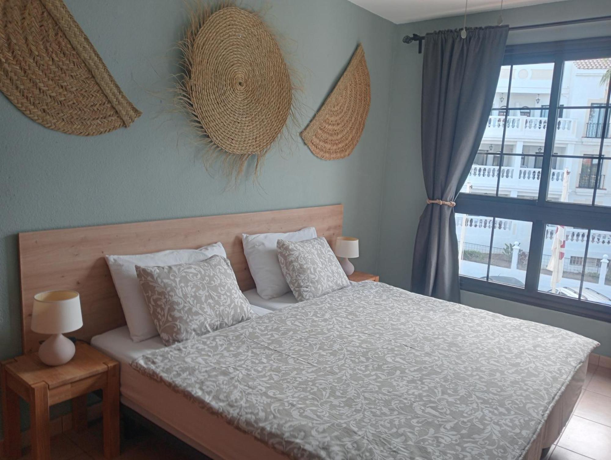 Greatly Located Apartment With Heated Pool, Los Cristianos Los Cristianos  Extérieur photo