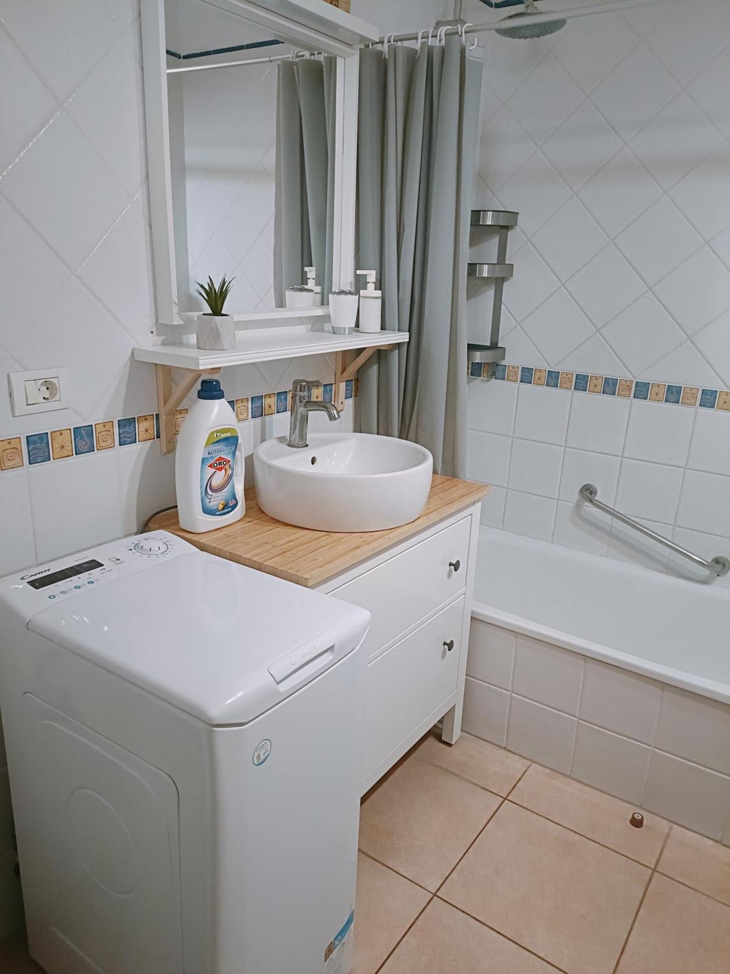 Greatly Located Apartment With Heated Pool, Los Cristianos Los Cristianos  Extérieur photo