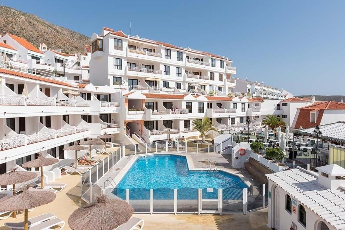 Greatly Located Apartment With Heated Pool, Los Cristianos Los Cristianos  Extérieur photo