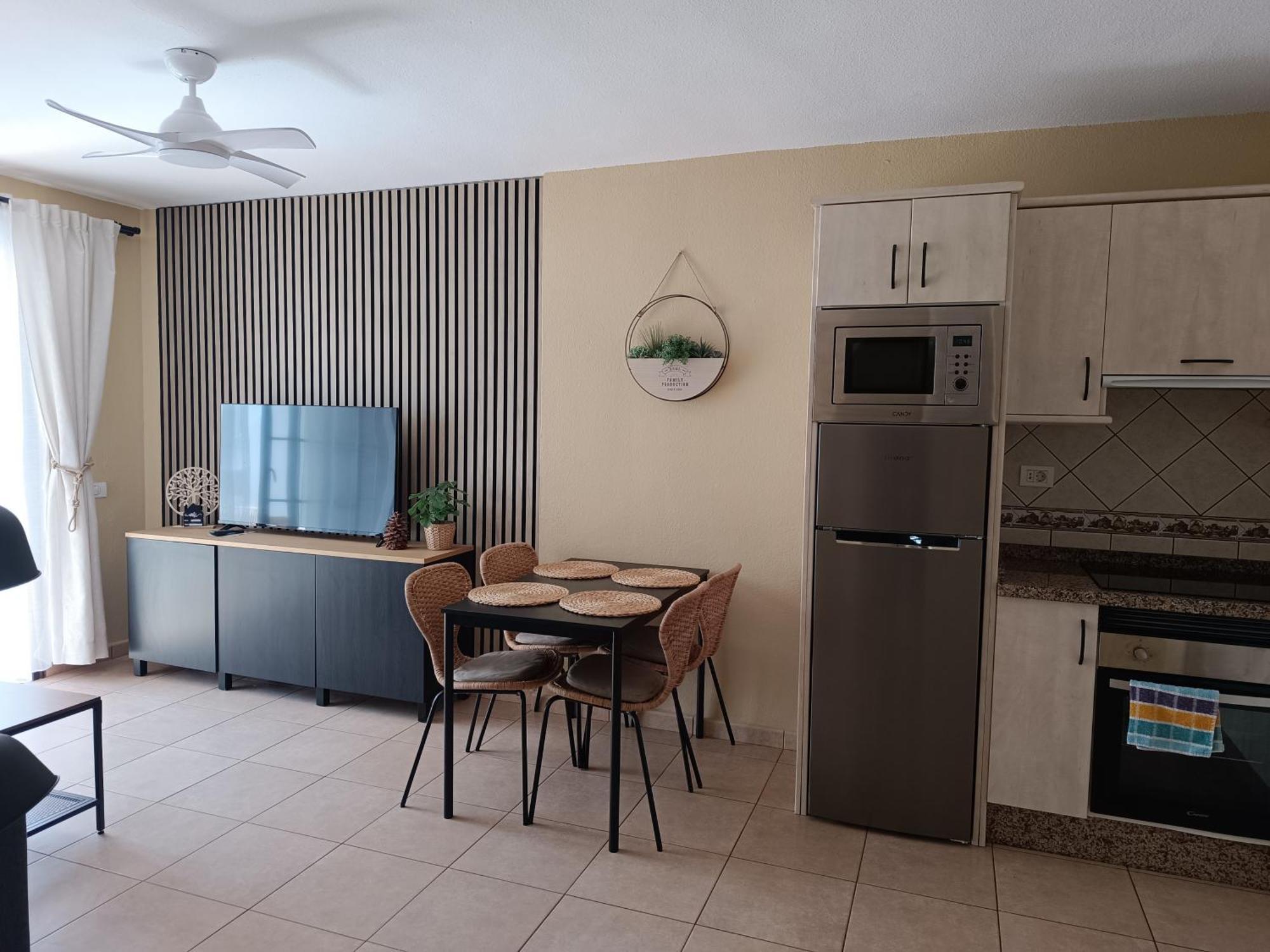 Greatly Located Apartment With Heated Pool, Los Cristianos Los Cristianos  Extérieur photo